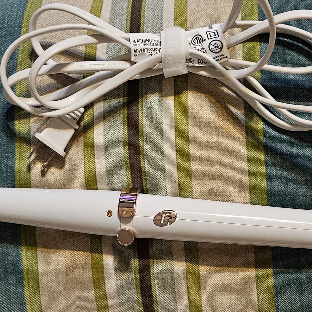 T3 White Styling Iron with Rose Gold Trim